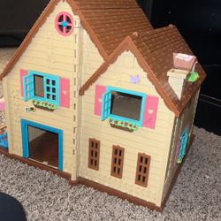 Encanto Doll House
