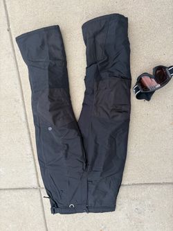 Black Snow Ski Pants and goggles
