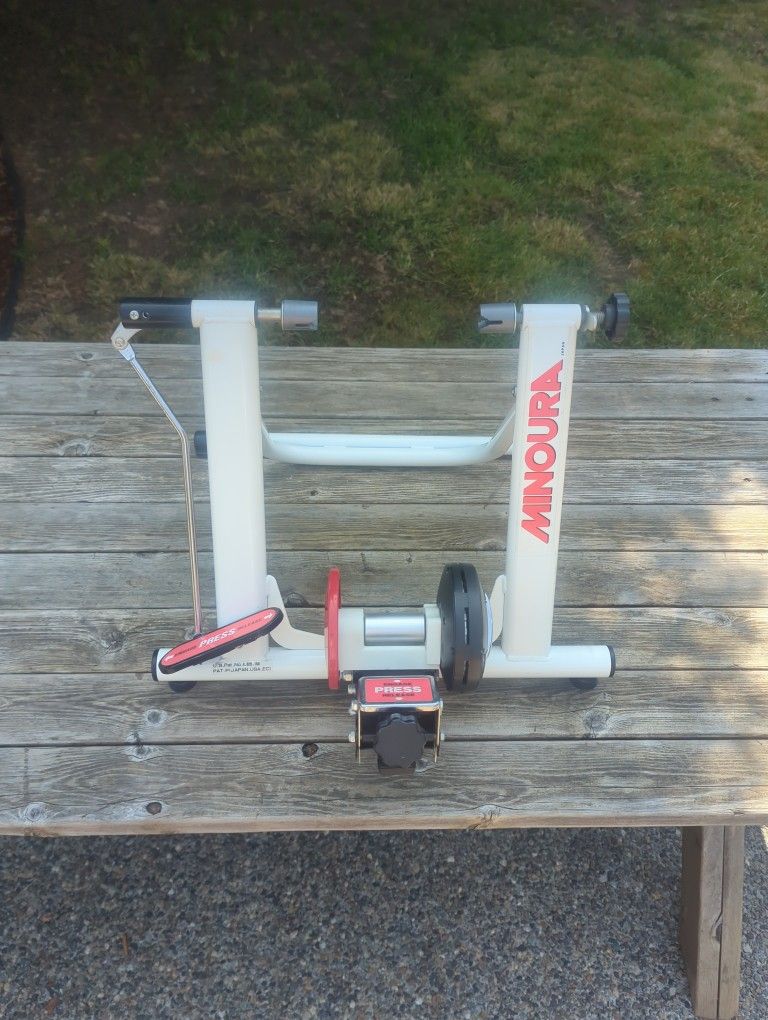 Minoura Bike Trainer