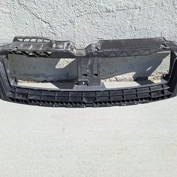 AUDI A4 FRONT BUMPER GRILLE  02-05