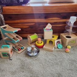 Lovevery Montessori Set