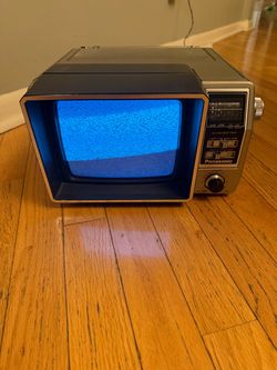 Vintage Panasonic TR-7001T Portable TV (1983) – Retro Design Piece- Working
