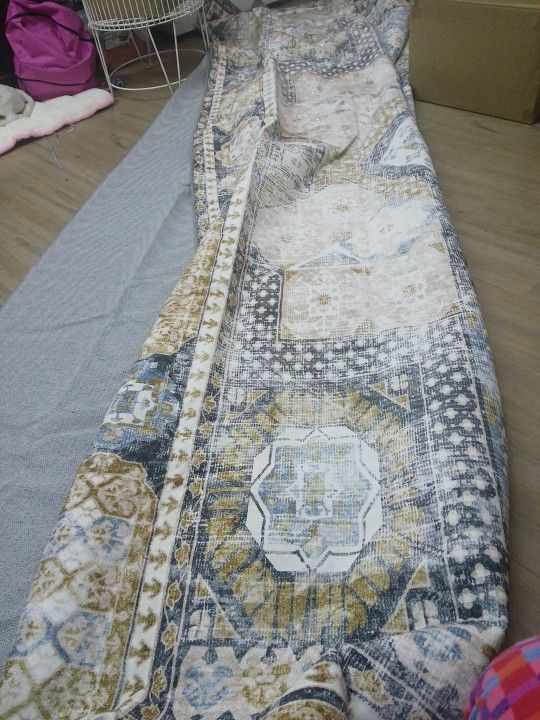 9 X 12.
Rug $80