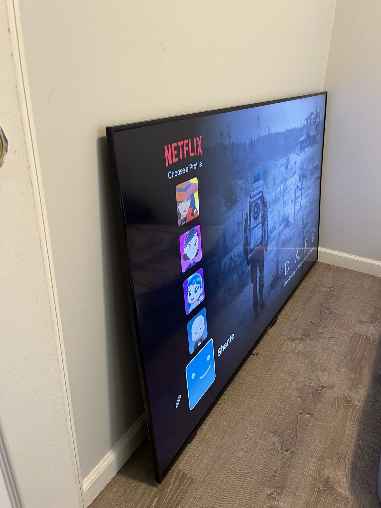 70” Tv Onn Roku Tv