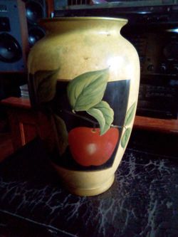 HOME DECOR VASE $5 FINAL PRICE READ DESCRIPTION AND SEE ALL