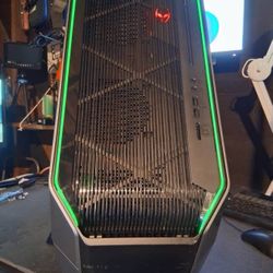 Dell Alienware Gaming Desktop PC- Windows 11-1TB SSD, i7, 32 GB - $360