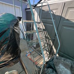 Warehouse Ladder Steps 