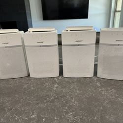 4x White Bose SoundTouch 10 Speakers - Great Condition, Multi-Room Ready! (3 Remotes)