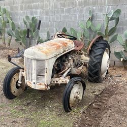 Vintage Ford Tractor – Project – Does Not Run