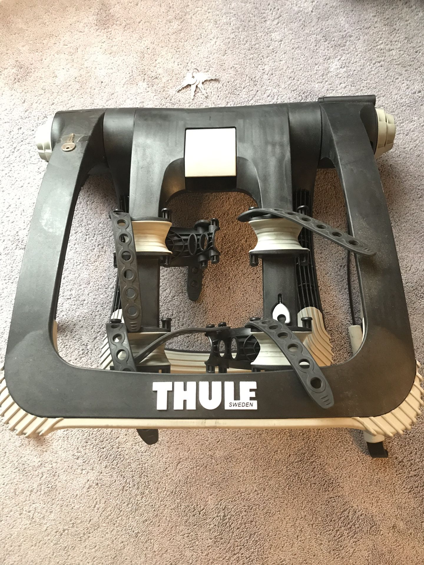 Thule Raceway 9001 2-bike Trunk Bike Rack