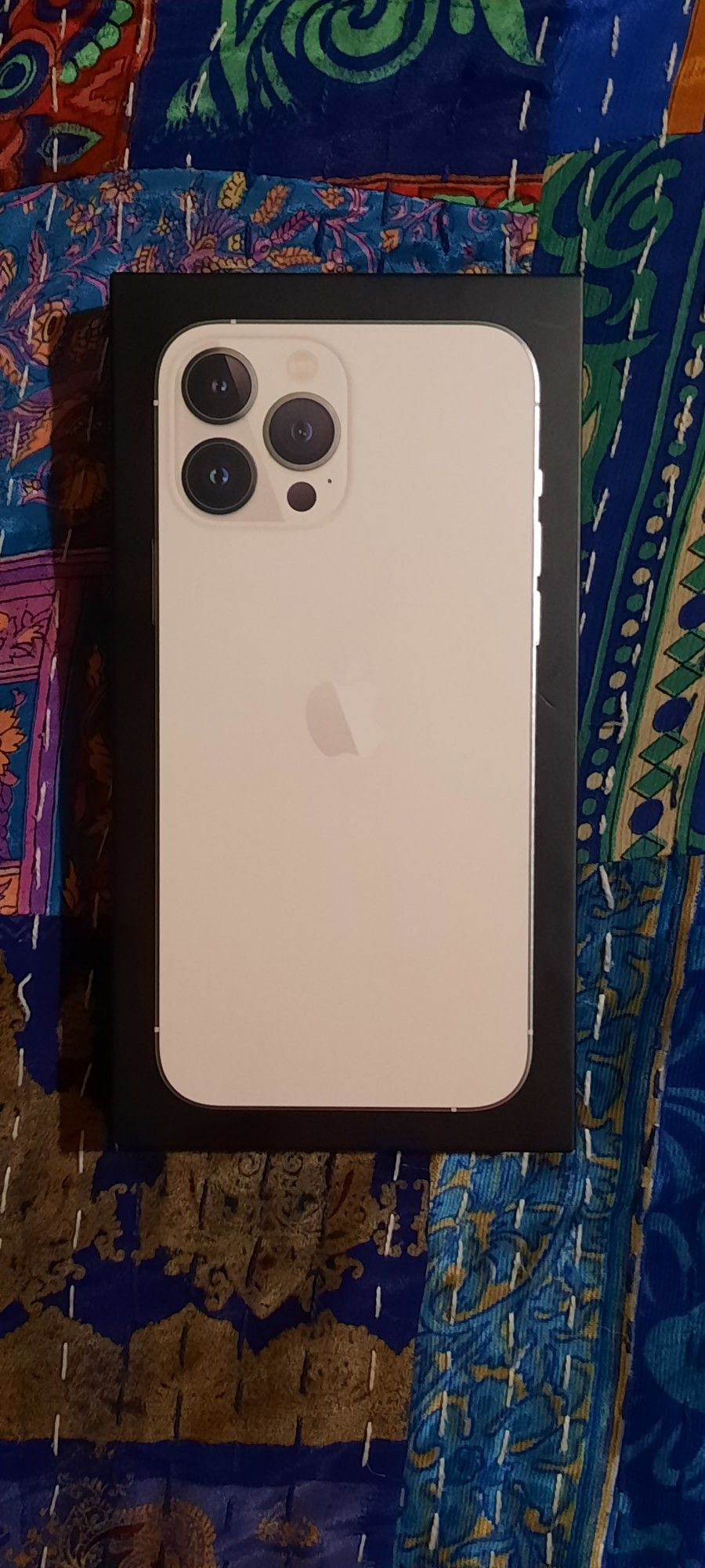 SILVER IPHONE 13 PRO MAX 128GB FULLY FACTORY UNLOCKED