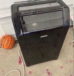 $75 Firm !! Everstar portable air conditioning unit
