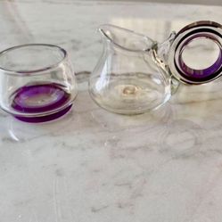 Vintage 1995 creamer sugar bowl 2 pc set purple clear glass signed In excellent condition 