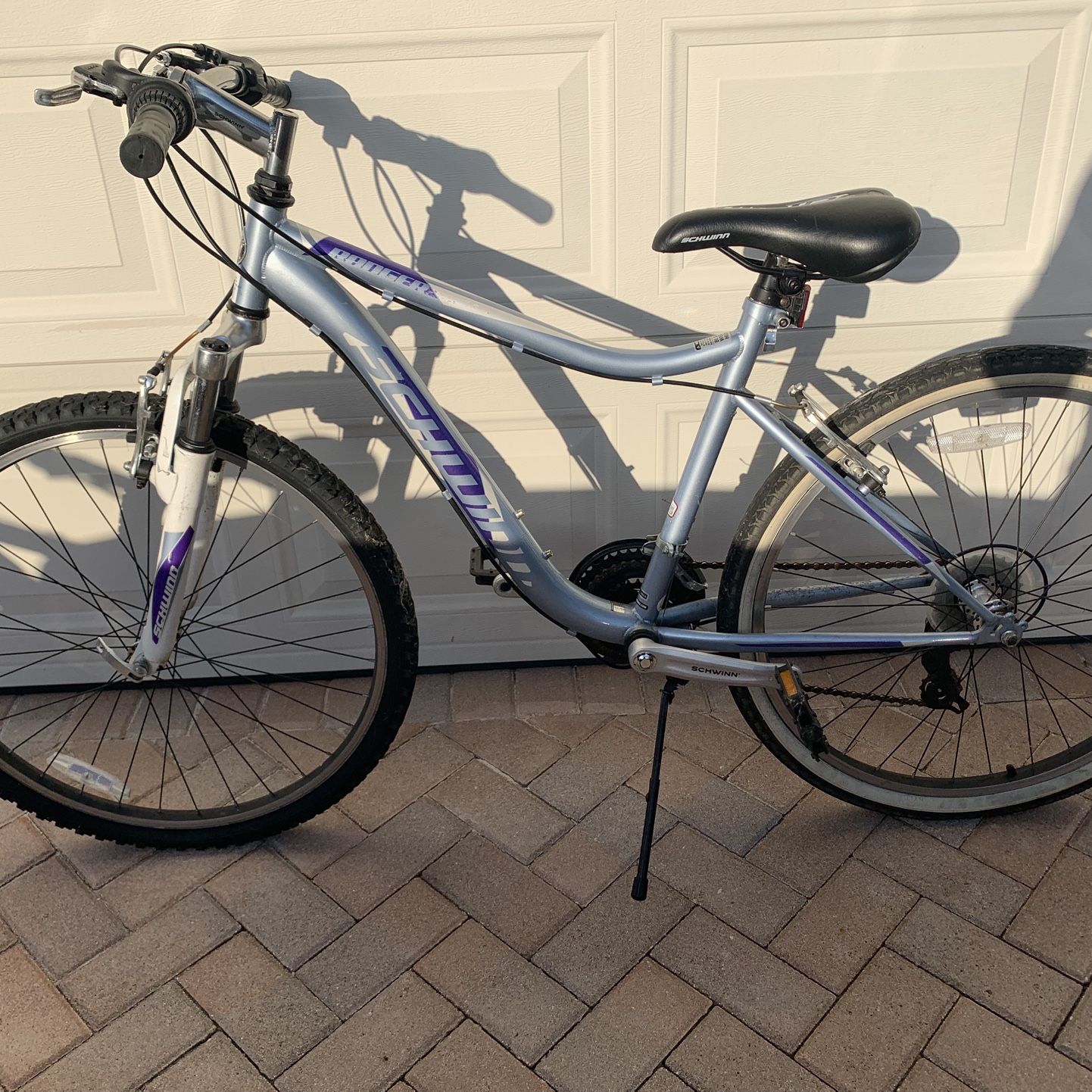 bicycle schwinn 26 Ranger 26" Adult Mountain Bike and triple chainrings for optimal gearing and shifting Schwinn Women's Suburban ALX 26