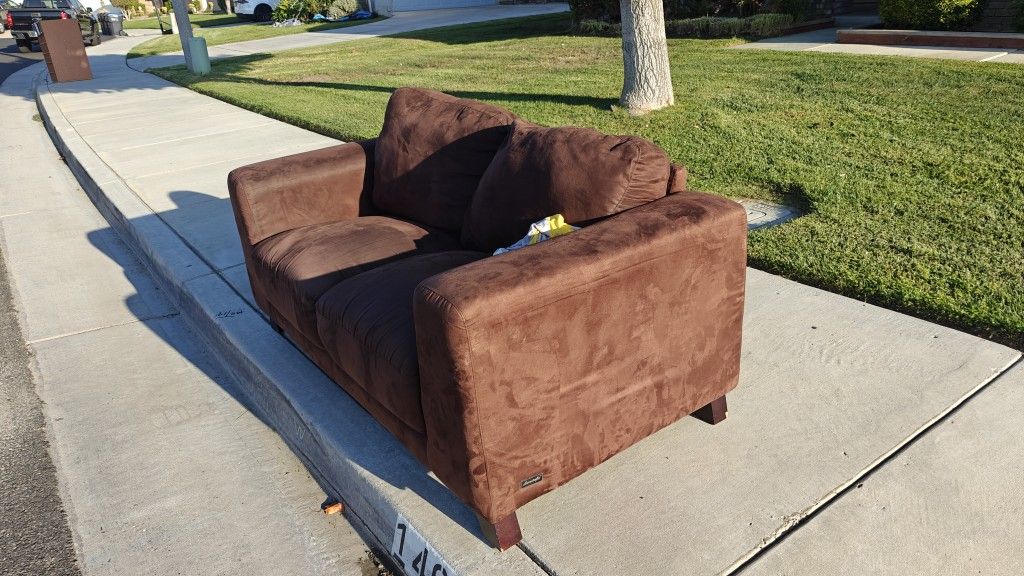 Free 2-seat Couch With Cover Cloth