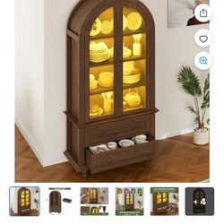 Gabinete de despensa arqueado Uforic de 73" Arched Pantry Cabinet