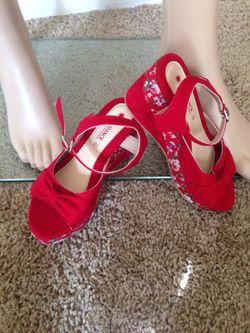 Sundance Brand kids Wedge Sandal size K13, 13.5,1,2,3