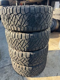 35x12.50r20  Nitto tires en excelentes condiciones de vida las 4