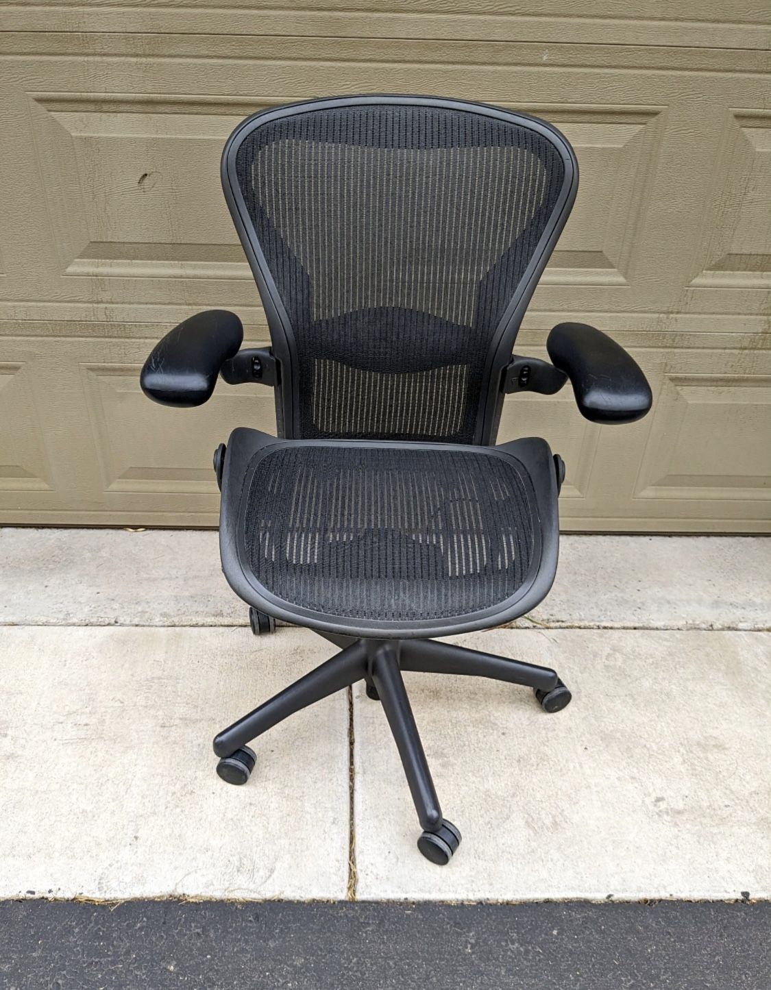 Herman-Miller-Aeron-Office-Chair-Size-B