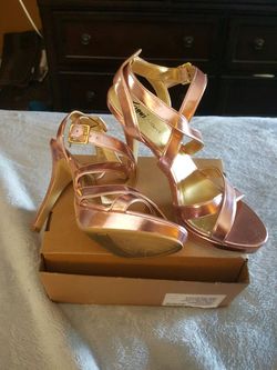 Pink Size 7 1/2 heels