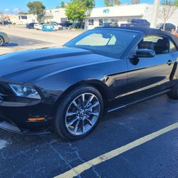 2012 Mustang Gt Convertible CS EDITION!  Financing In House