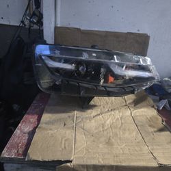 2019 2023 chevy camaro right oem headlight 