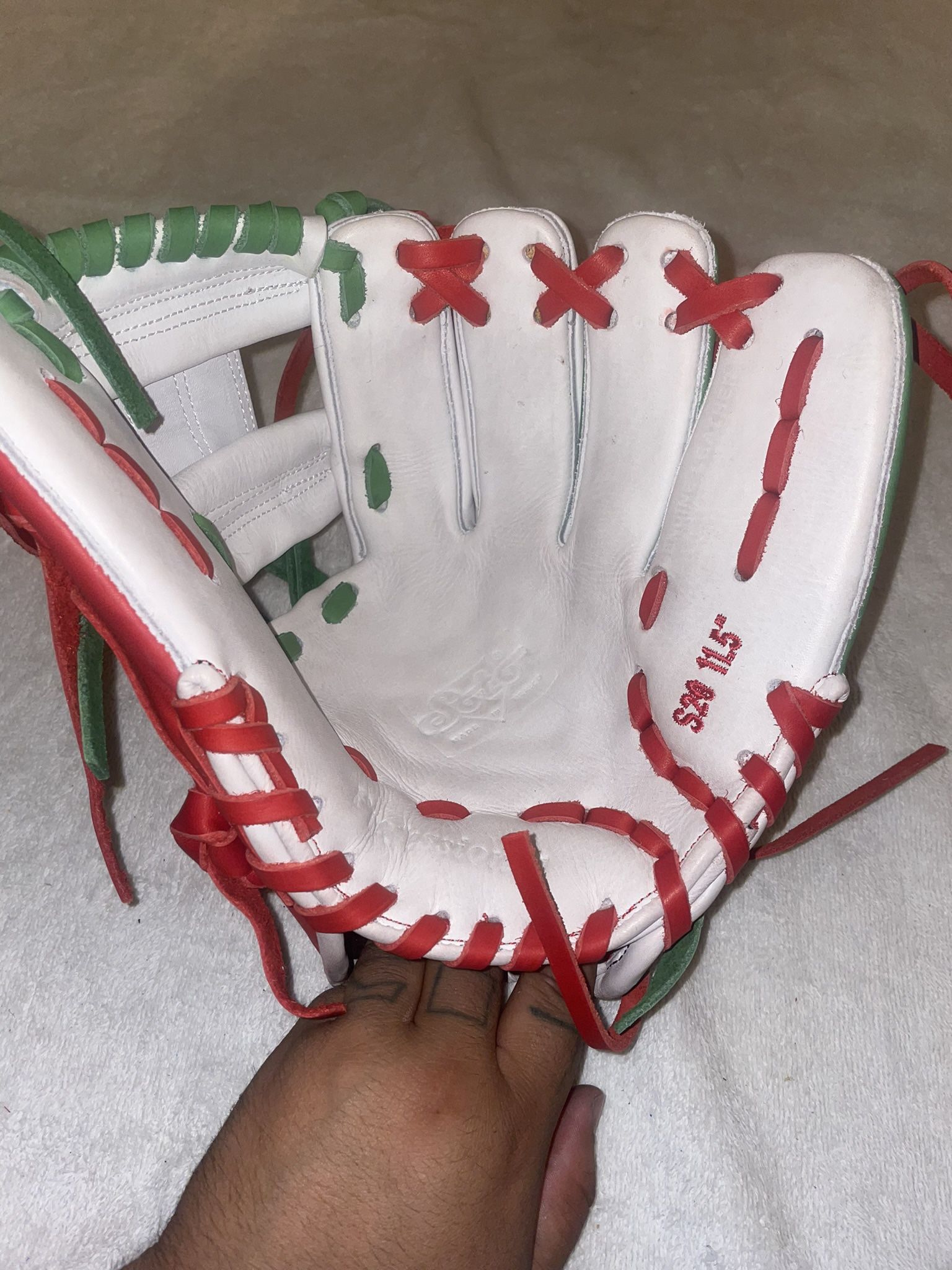 Mexico Edition Baseball Glove