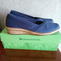 Grasshoppers Navy blue Tessa wedge slip on shoes size 8 like new 