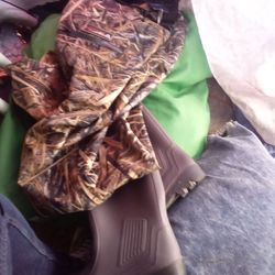 HISEA Hunting Waders for Men with 600G Insulated Boots, 4.5mm Neoprene Waterproof, Bootfoot Chest Wader Fishing Duck Hunting