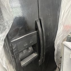 Amana Black Fridge Refrigerator 