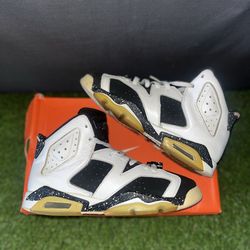 Size 6.5y - Air Jordan 6 Retro Oreo
