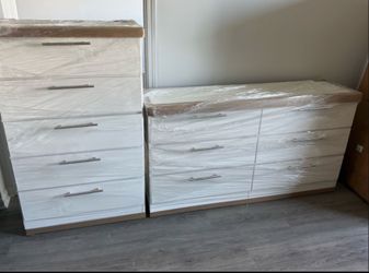 Dresser And Chest - Cómoda y Gavetero