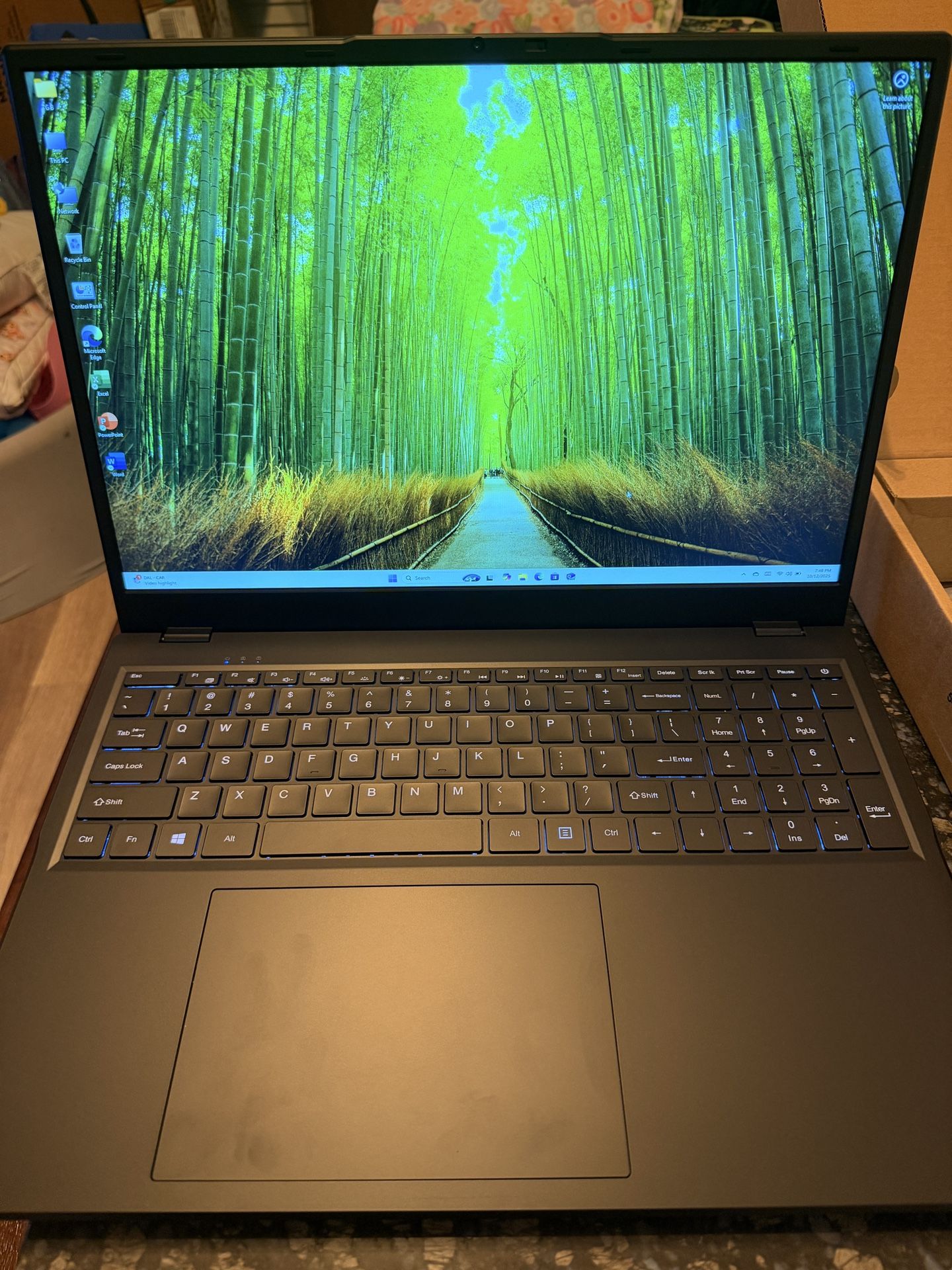 Jumper 17.6" Windows 11 Laptop, 16GB DDR4 640GB Storage Student Laptop Computer, 4-Core Intel Celeron N5095(Up to 2.9GHz), Backlit Keyboard, 1yr Offic