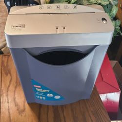 Paper and Credit Card Shredder 