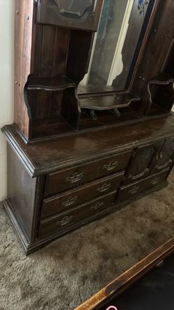 Wood dresser