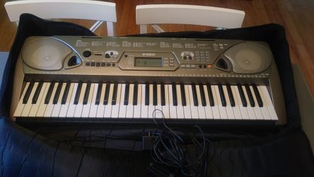 Yamaha Portatone EZ 250i Keyboard with Stand and Petal