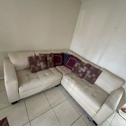 Sofa And Throw Pillows 