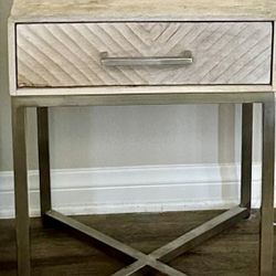 End Table with Drawer  ** Great Price **