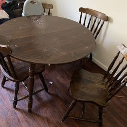 table and chairs 
