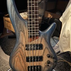 Ibanez SR600e Bass Guitar