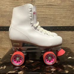 Women’s Chicago roller skates
Size 10