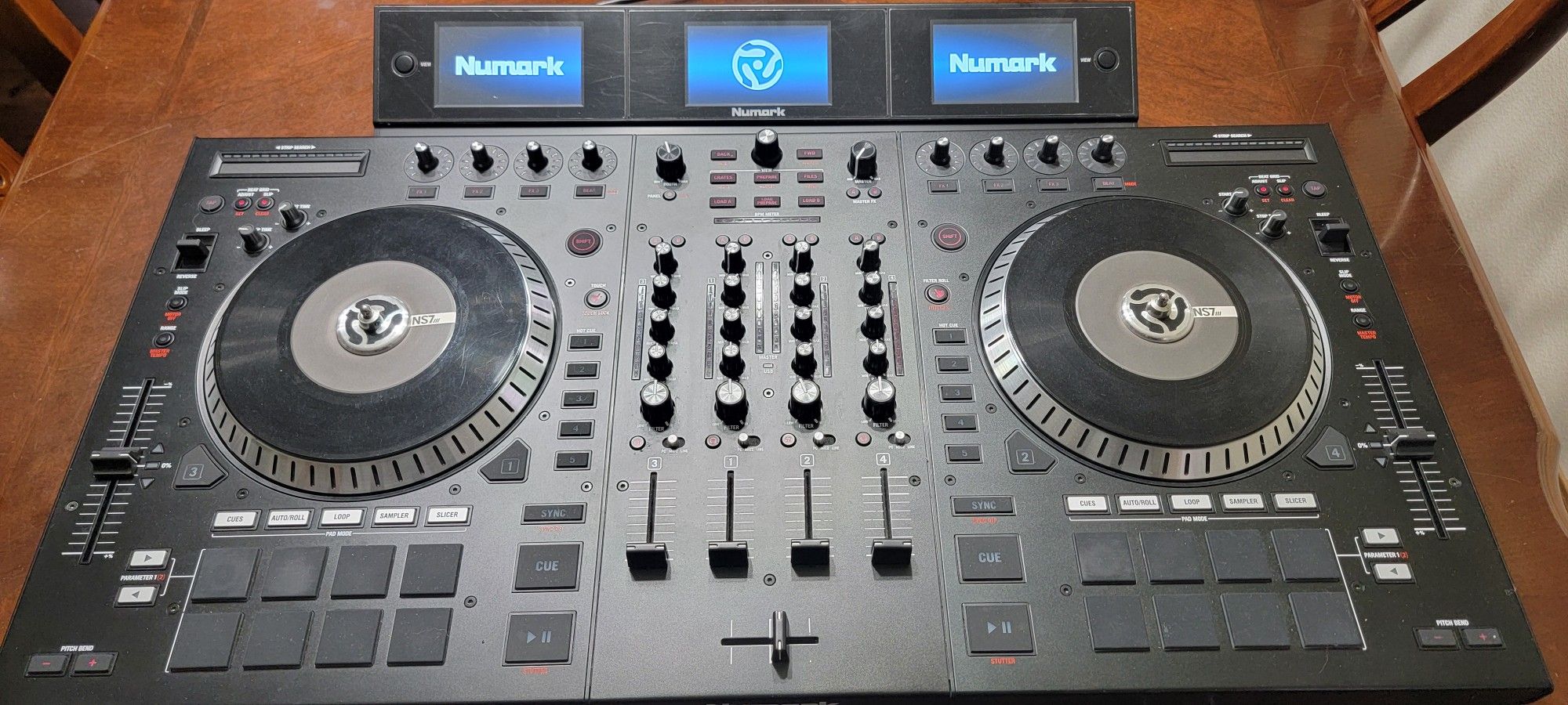 Numark NS7III