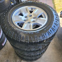 17's STOCK Rims And Tires  Rim's Chevy Silverado/Tahoe/Suburban/GMC/YUCON /  265/70/17   ALL MATCHING GOODYEAR WRANGLER Tires  6 lugs  17 inch rims


