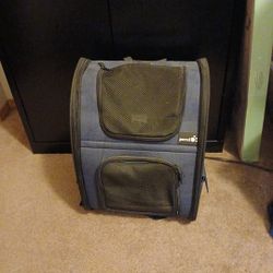 Pet carrier. PLEASE See Full Discription Below. 