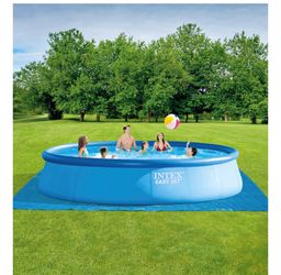Intex Easy Set outdoor pool