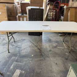 Brand new 8ft Folding Table, Portable Heavy Duty Plastic Fold-in-Half Utility Table for Indoor/Outdoor Use, Dining, Camping, Picnic, Party, White