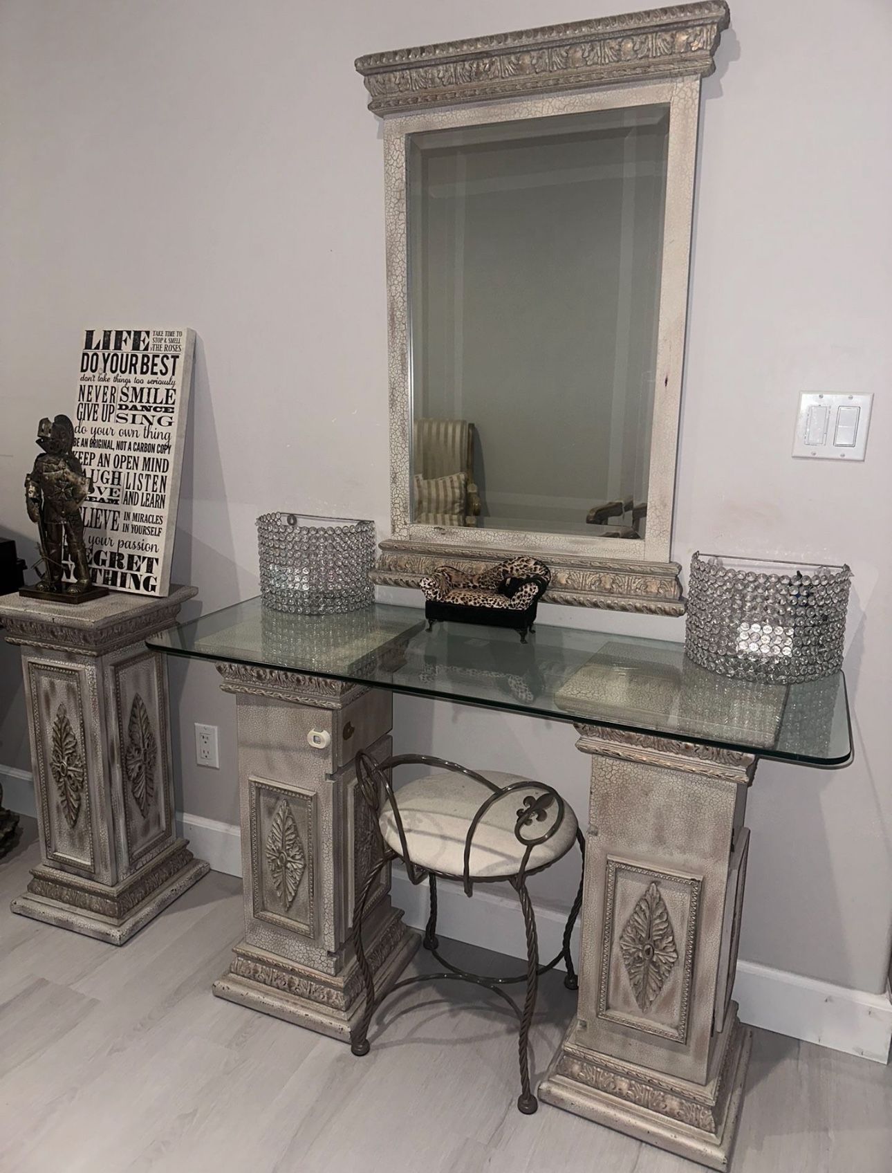 PRICED TO SELL FAST! Unique Vanity Entry Table With Antique Beige Columns + Mirror