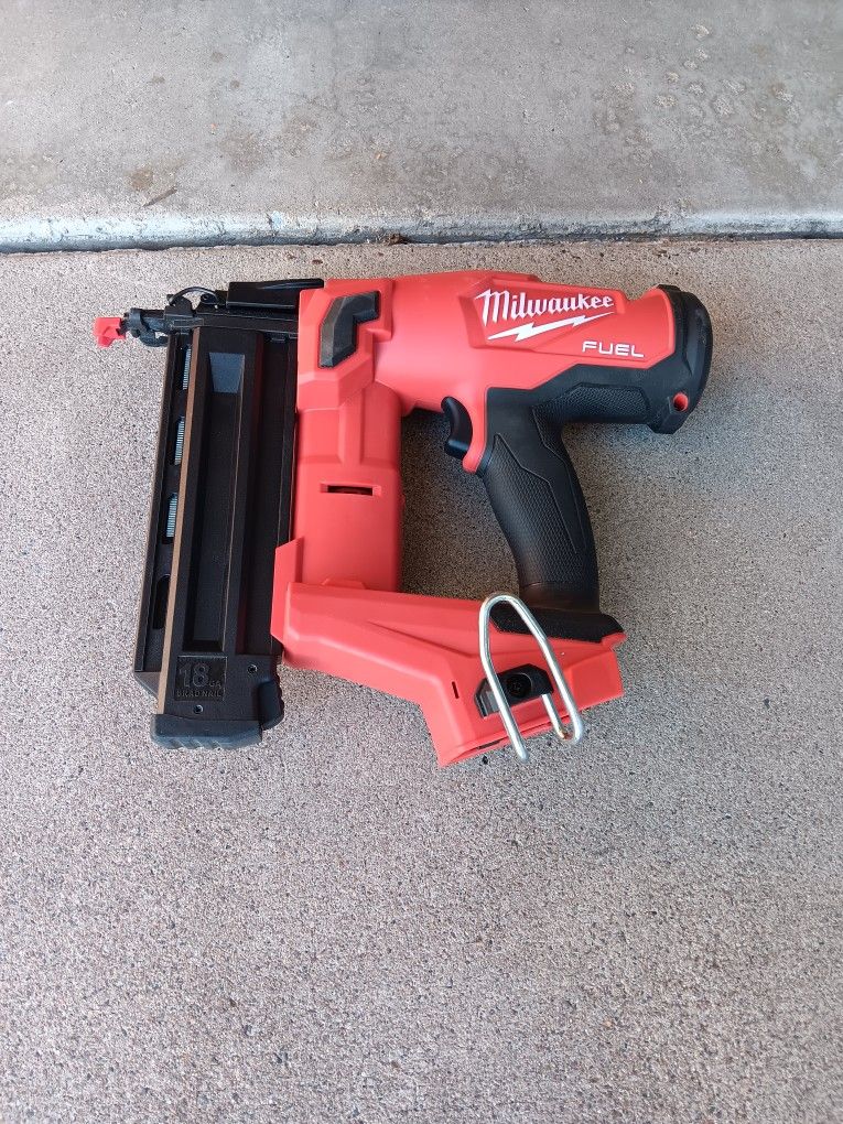 BRAD NAILER 18GA MILWAUKEE TOOL ONLY