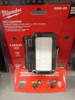 Milwaukee M18 Rover Compact Folding Flood Light