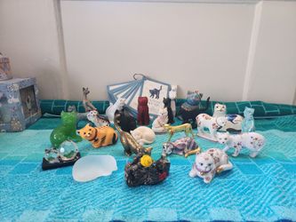 Collectable Cat Figurines